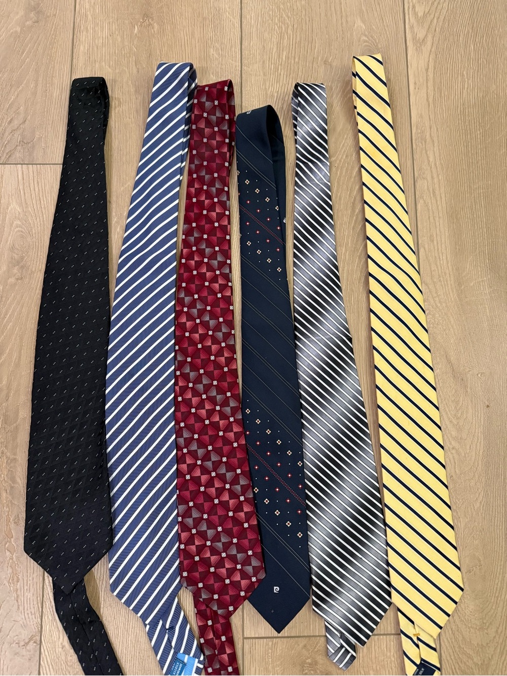 Set of 6 Men's Ties-mixed variety of brands/ colors